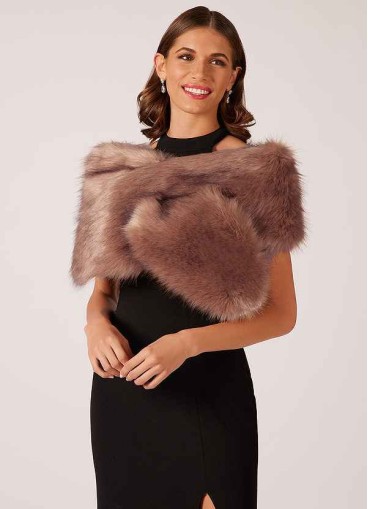 Stenaus Sincerity Faux Fur Wrap