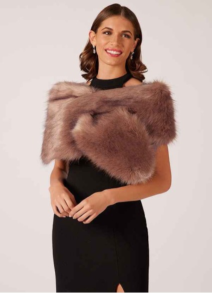 Stenaus Sincerity Faux Fur Wrap Stenaus Sincerity Faux Fur Wrap