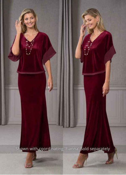 Stenaus Zana Velvet Skirt
( Final Sale ) Stenaus Zana Velvet Skirt
( Final Sale )